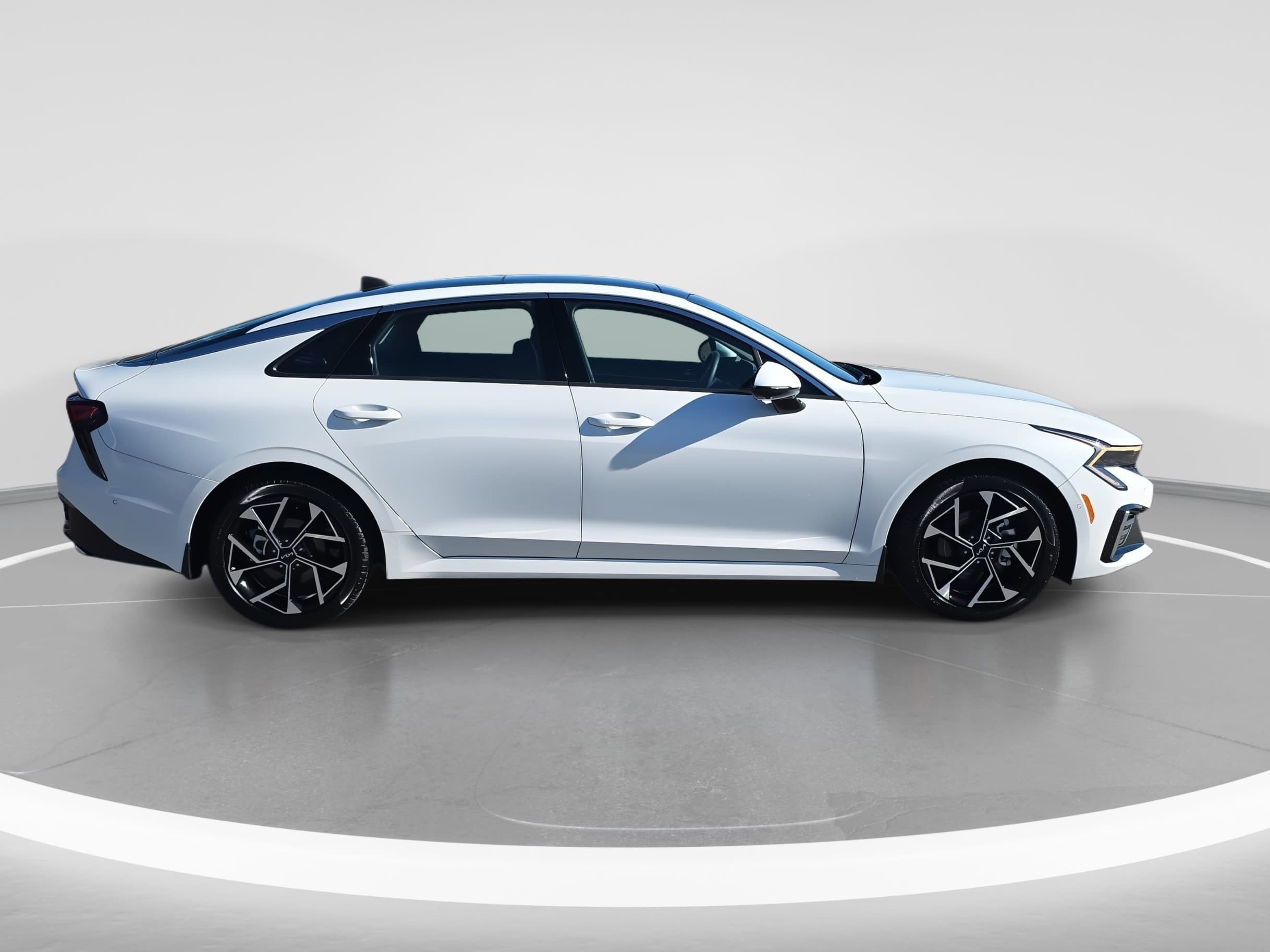 Used 2025 Kia K5 EX image 4