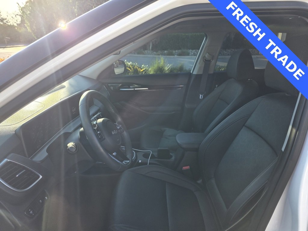 Used 2025 Kia Seltos EX w/ EX Sunroof Package image 21
