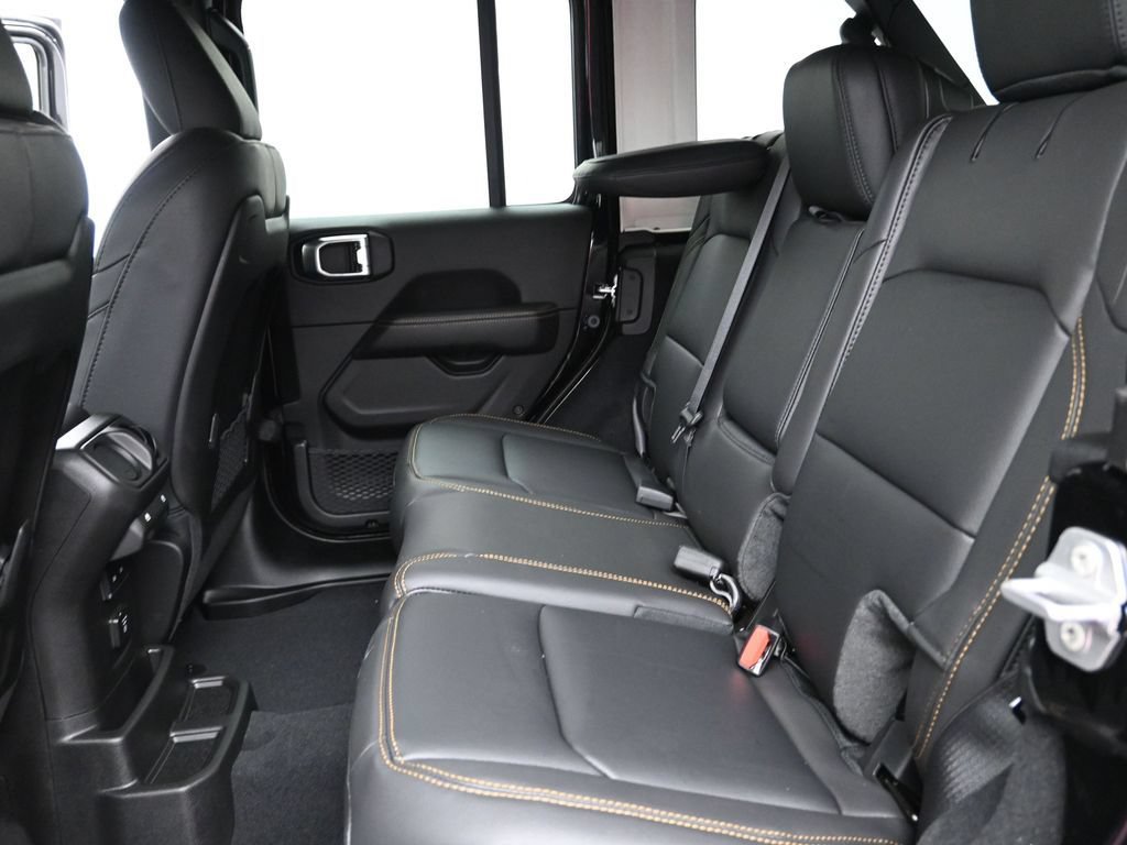 New 2026 Jeep Wrangler Unlimited Sahara AWD/4WD image 28