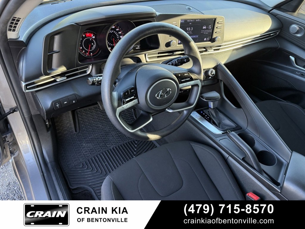 Used 2022 Hyundai Elantra SEL image 9