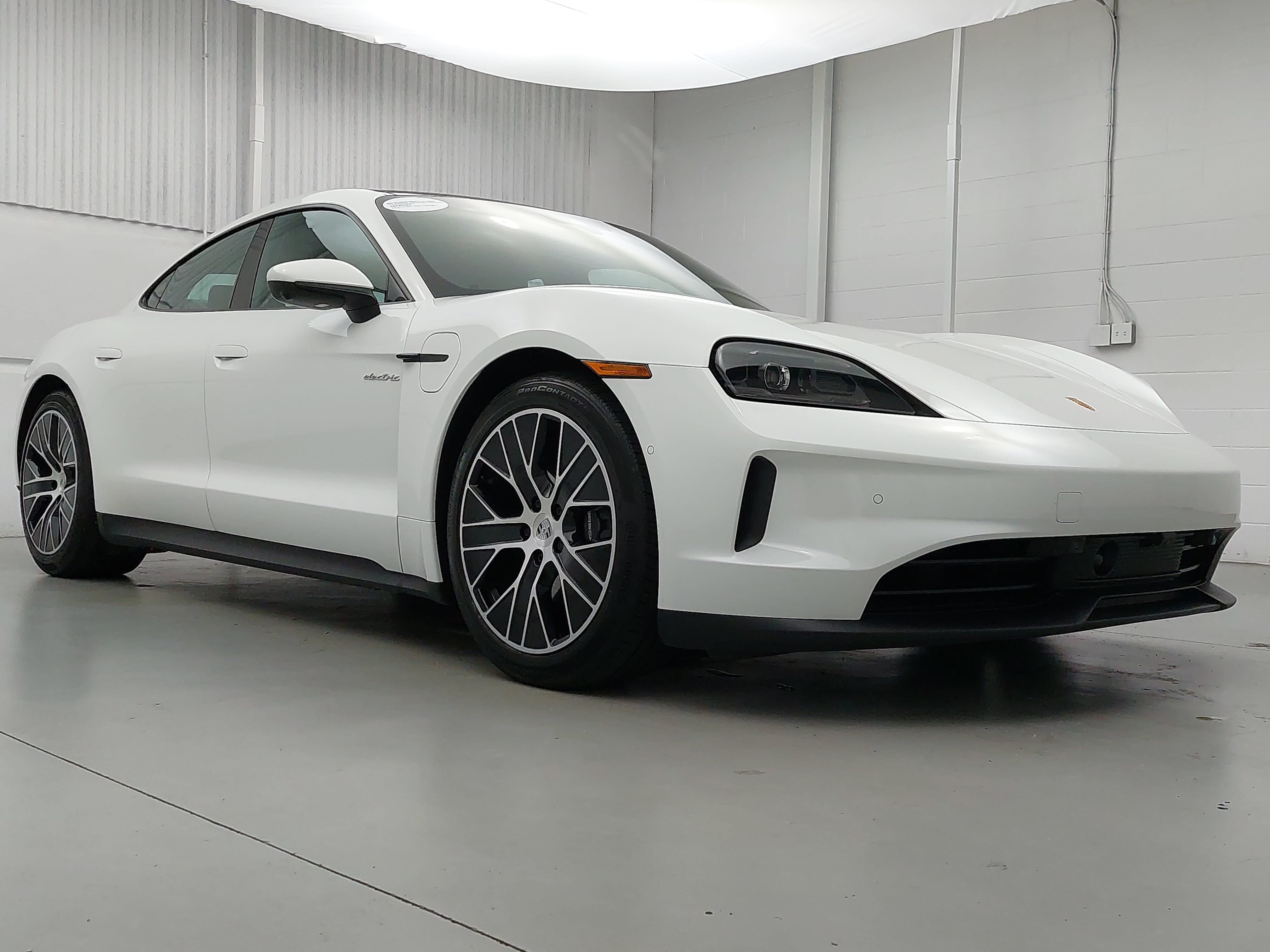 Certified 2025 Porsche Taycan RWD image 9