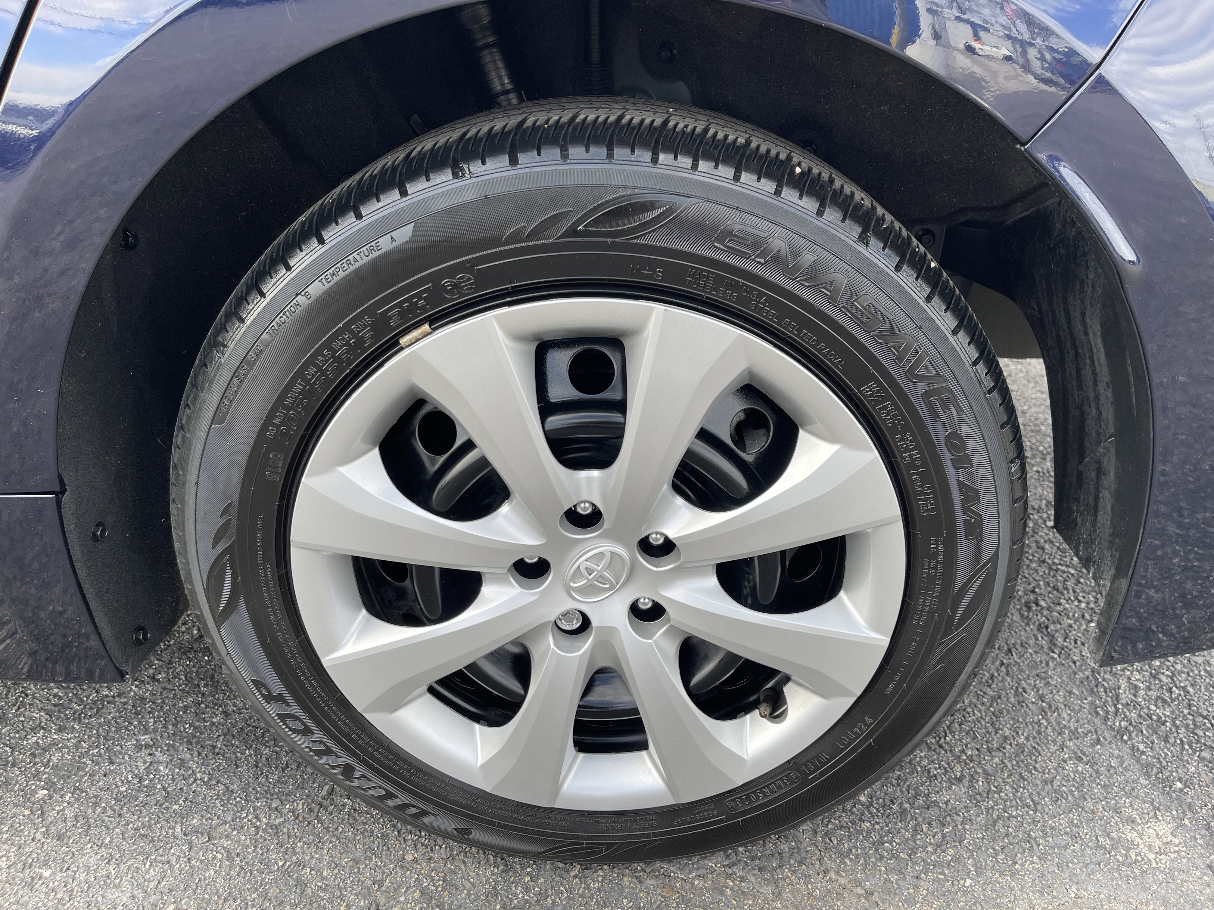 Used 2024 Toyota Corolla LE image 9