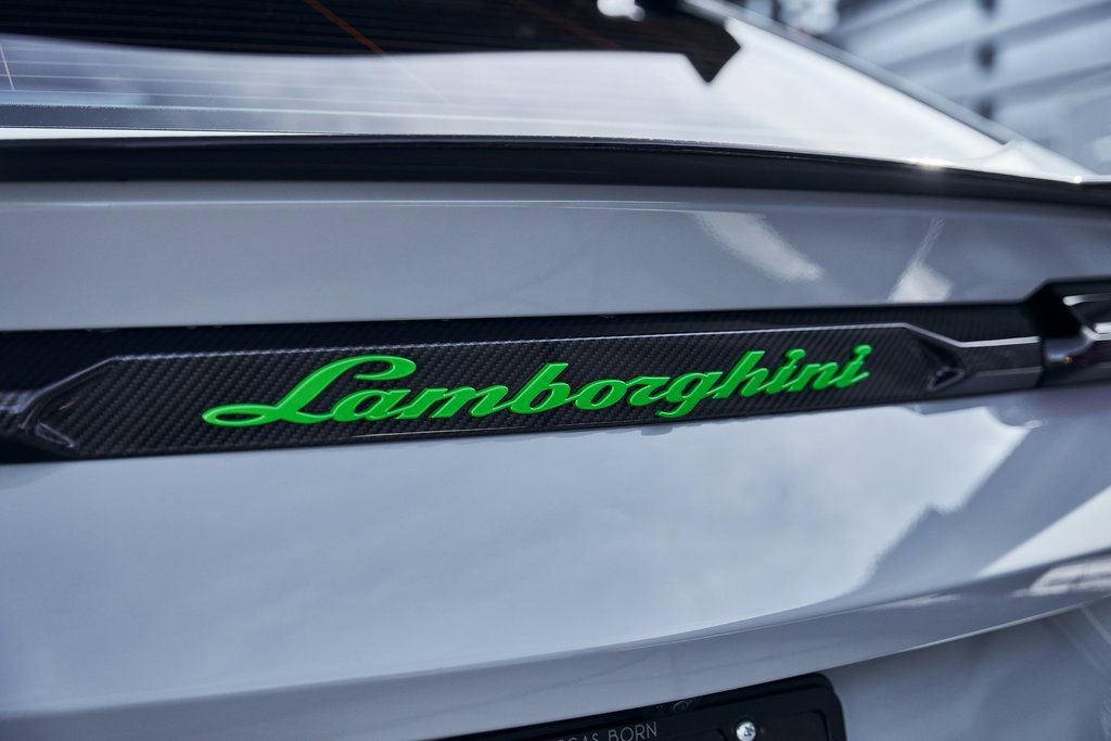 Used 2024 Lamborghini Urus Performante image 20