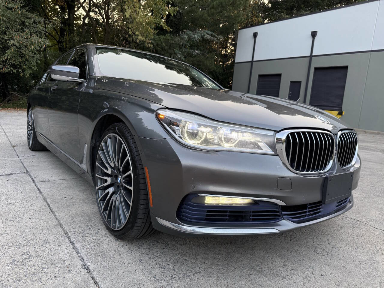 Used 2016 BMW 750i xDrive image 11