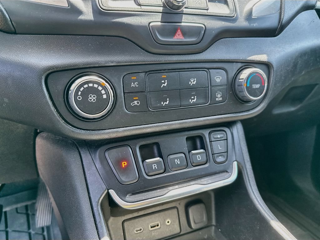 Used 2020 GMC Terrain SLE FWD image 17