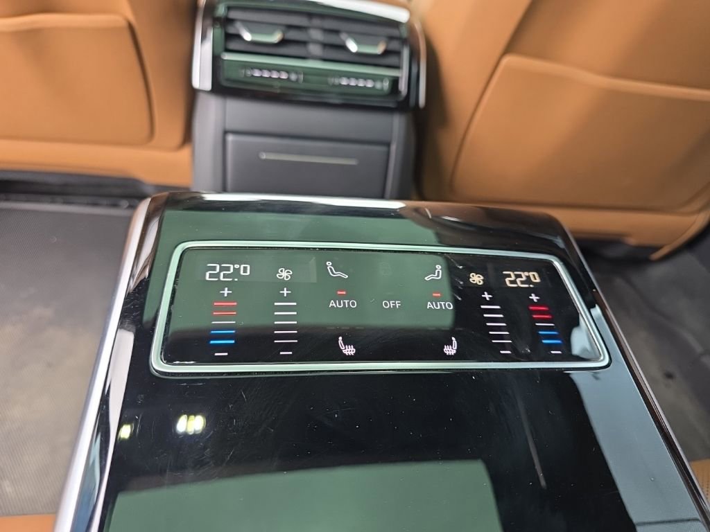 Used 2020 Audi S8 L image 19