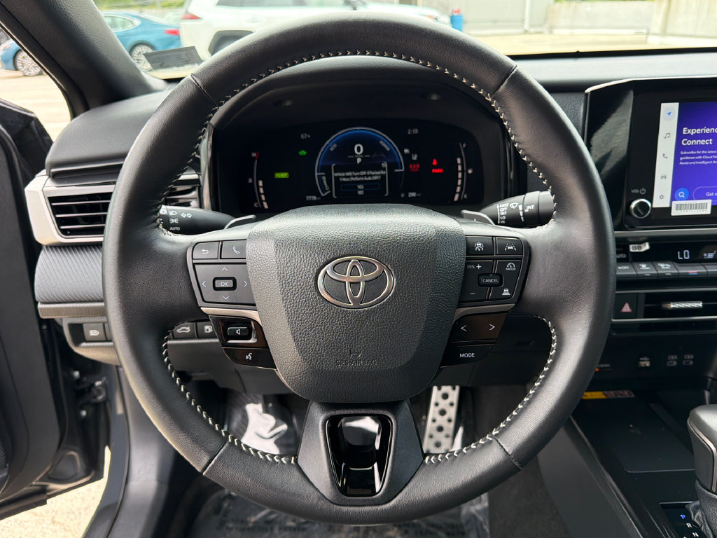Used 2025 Toyota Camry SE w/ Convenience Package FWD image 24