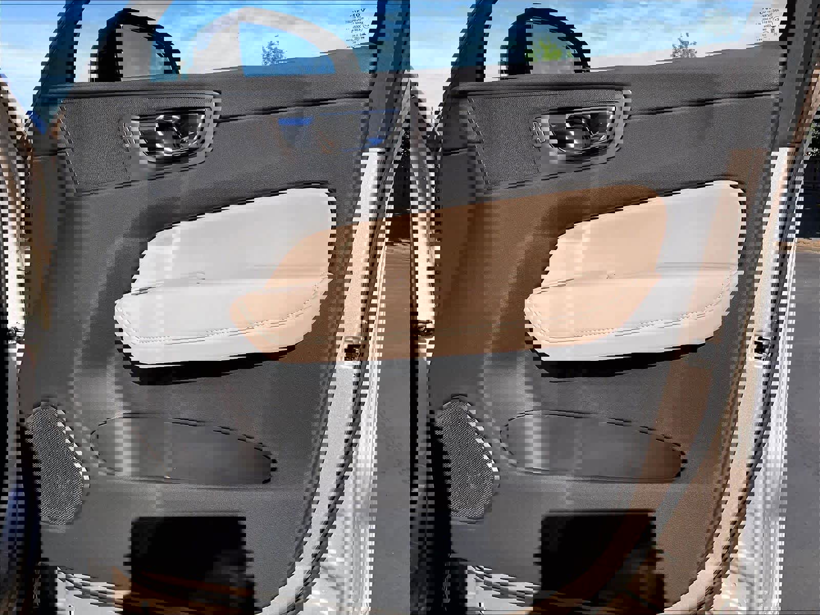 New 2026 Volvo XC60 B5 Plus w/ Protection Package Premier image 30