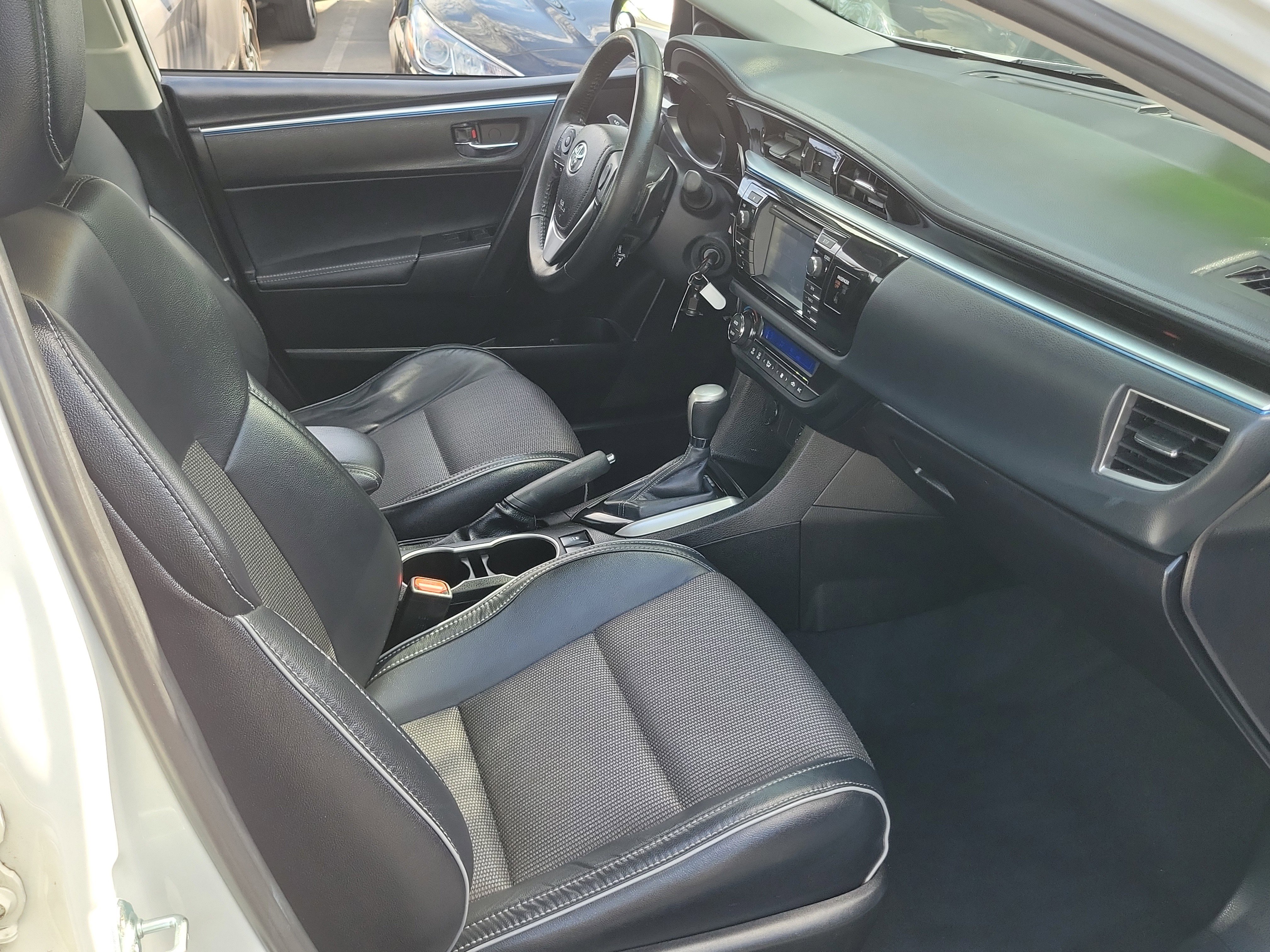 Used 2015 Toyota Corolla S image 20