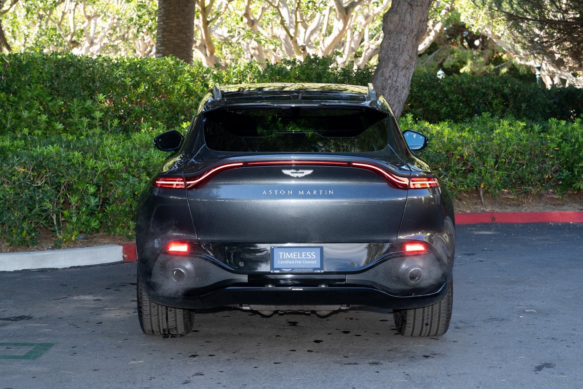 Used 2021 Aston Martin DBX image 6