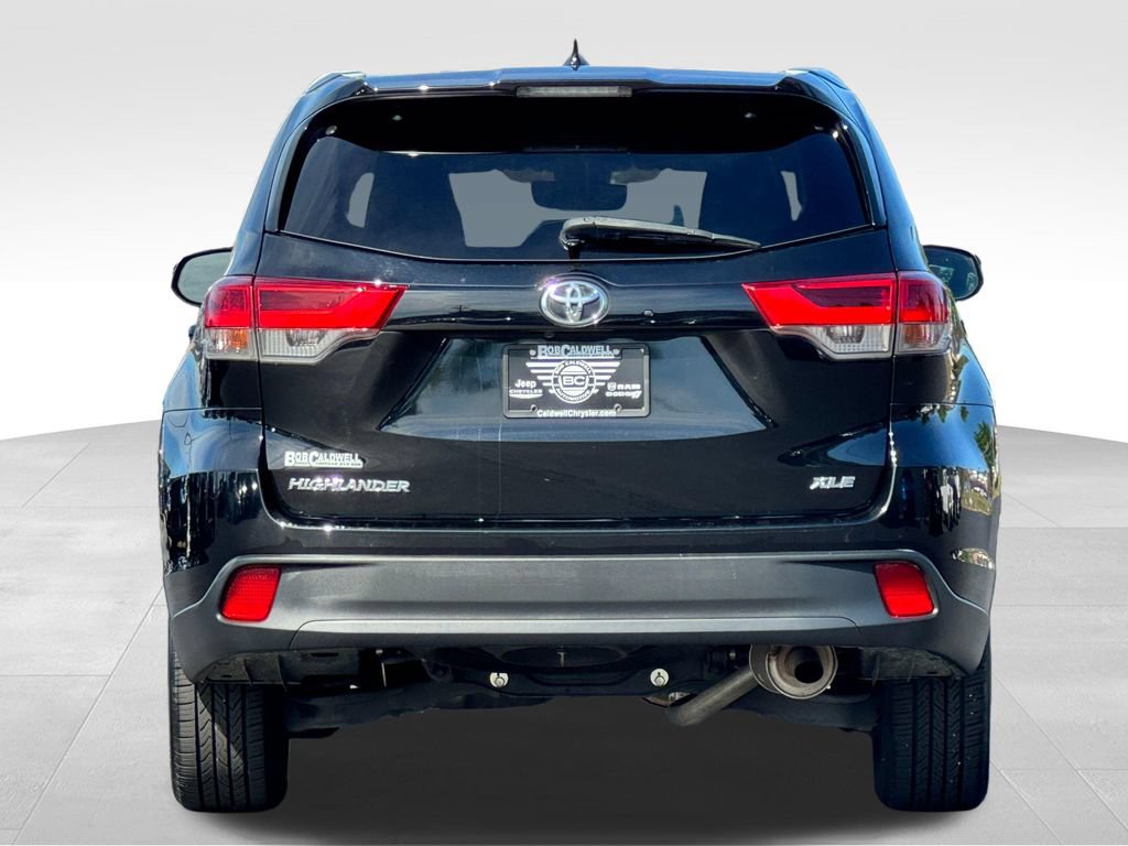 Used 2019 Toyota Highlander XLE FWD image 6