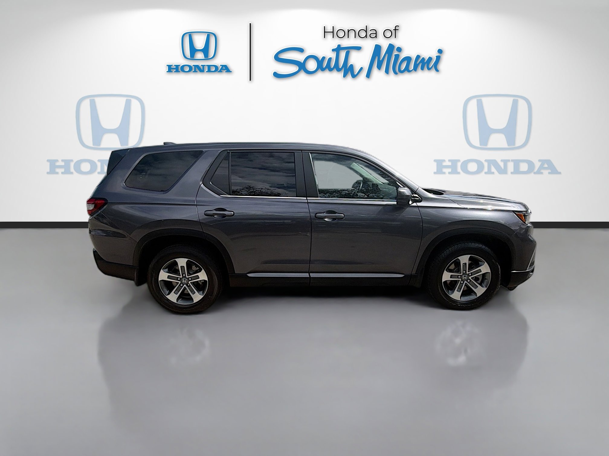 Certified 2025 Honda Pilot EX-L image 8