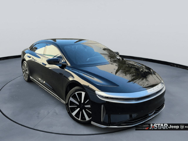 Used 2024 Lucid Air Touring AWD/4WD image 3