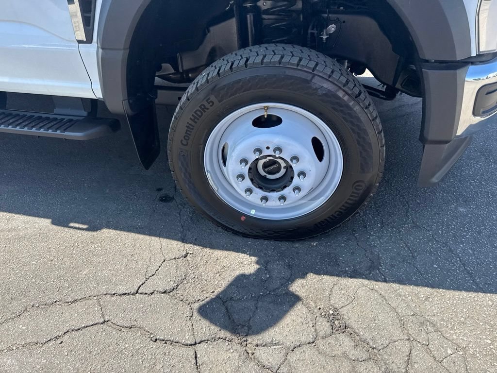 New 2026 Ford F550 4x4 Crew Cab image 3