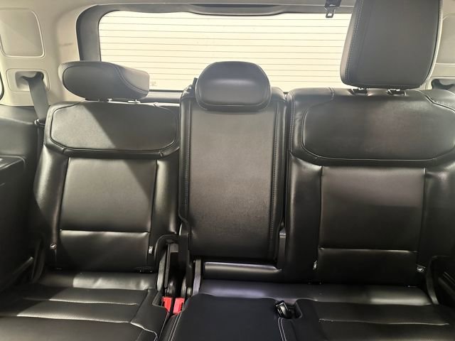 Certified 2025 Ford Expedition Platinum image 25