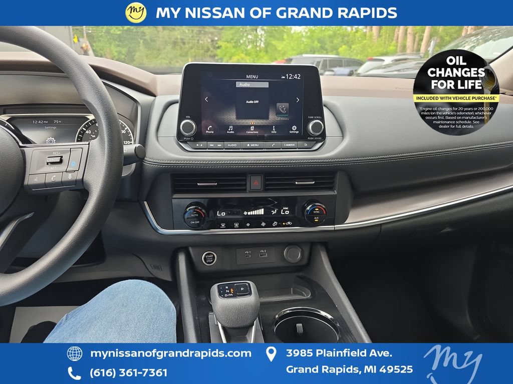 Used 2023 Nissan Rogue SV AWD/4WD image 21
