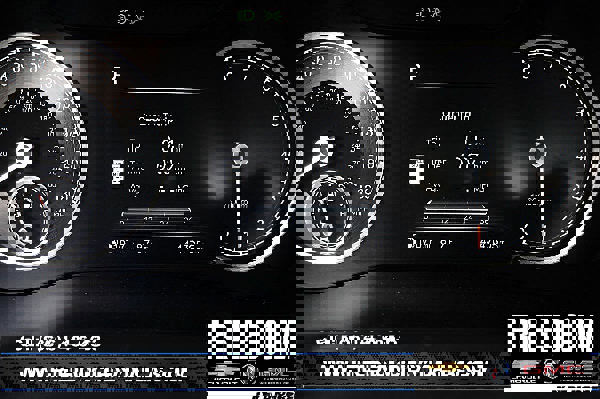 Used 2025 Genesis G70 2.5T image 25