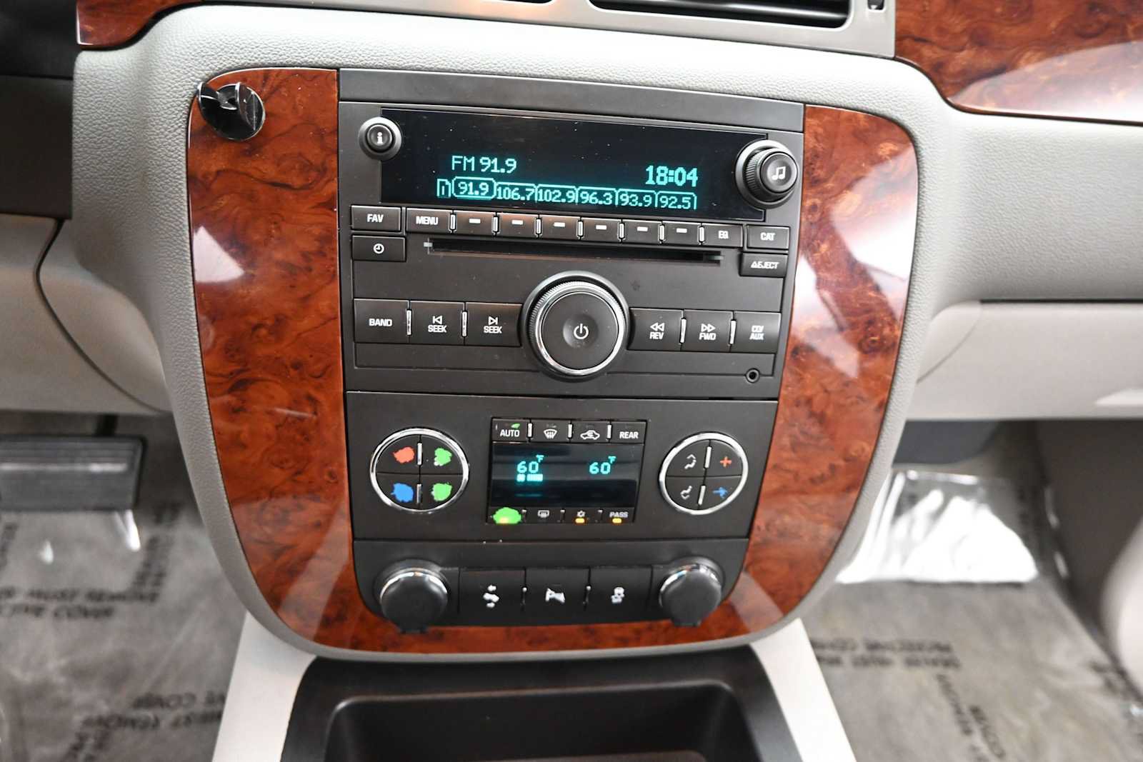 Used 2014 Chevrolet Tahoe LT w/ Luxury Package RWD image 34