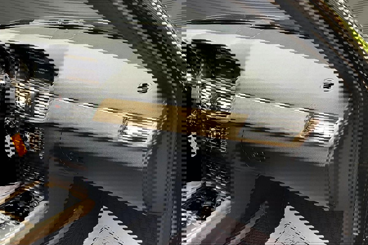 Used 2011 Mercedes-Benz E 350 4MATIC Sedan image 24