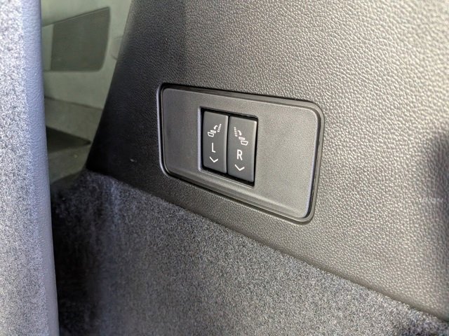 Certified 2025 Cadillac XT6 Luxury image 11