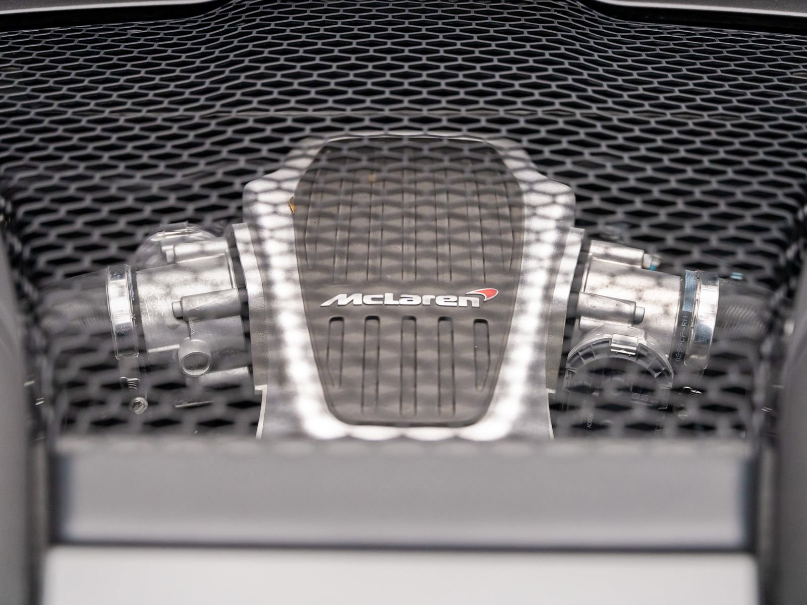 Used 2016 McLaren 570S Coupe RWD image 38