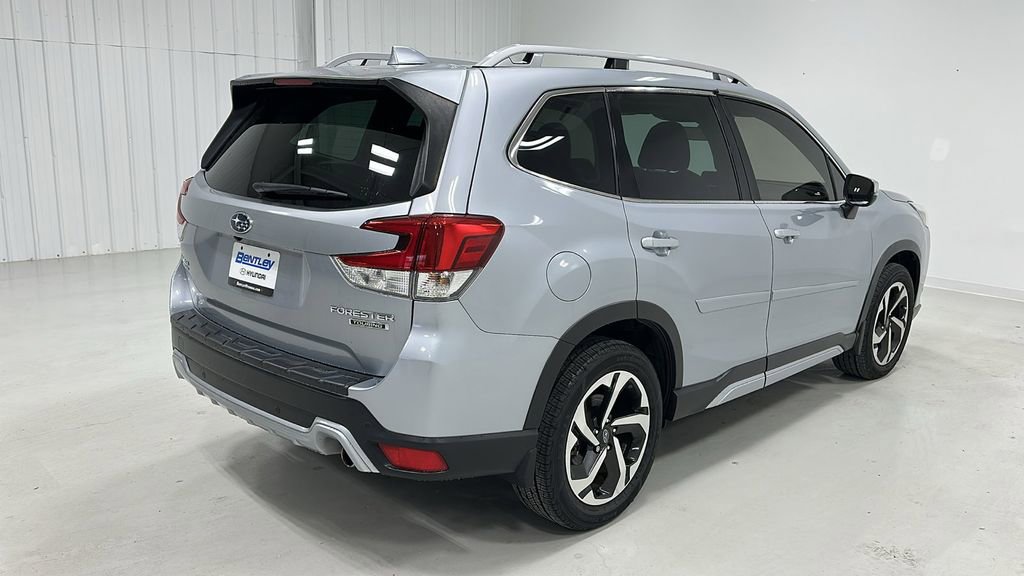 Used 2022 Subaru Forester Touring image 5