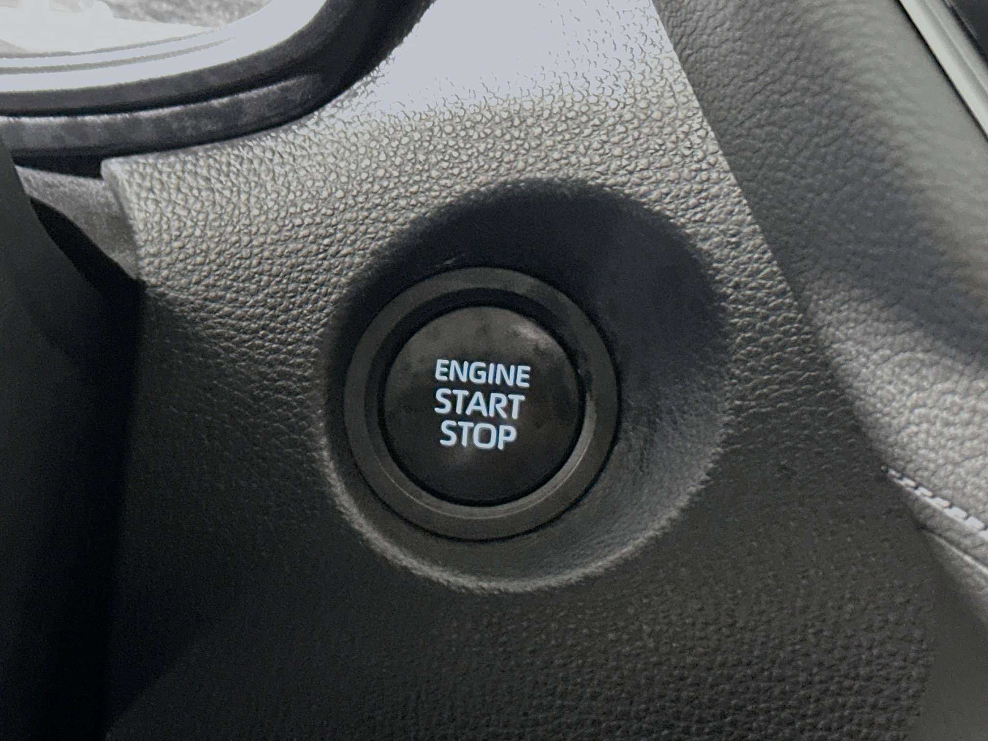 Used 2025 Toyota Corolla Cross LE image 20