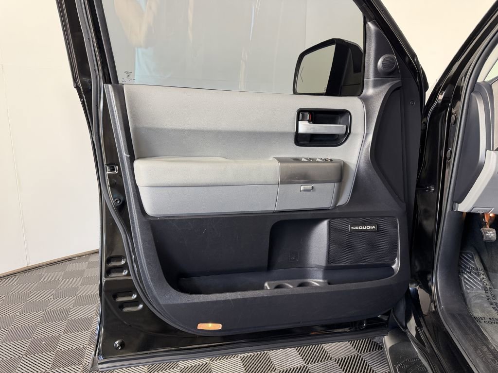 Used 2016 Toyota Sequoia Limited AWD/4WD image 15