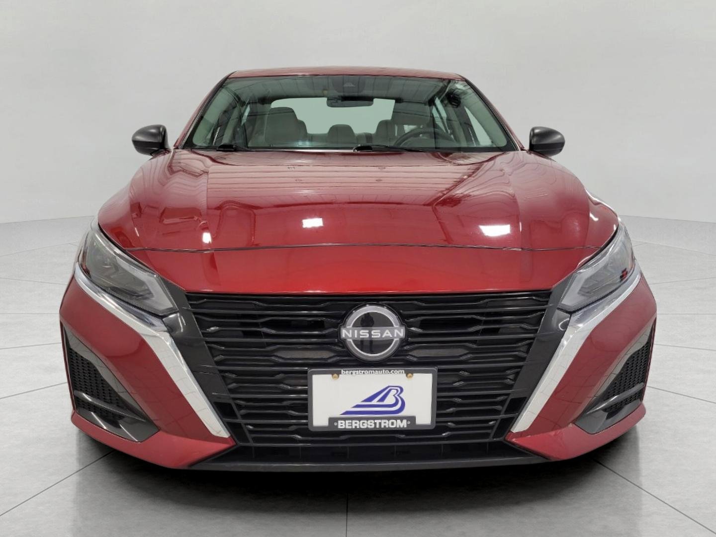 Used 2025 Nissan Altima 2.5 SV FWD image 13