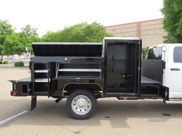New 2023 RAM 5500 Tradesman w/ Chrome Appearance Group RWD image 24