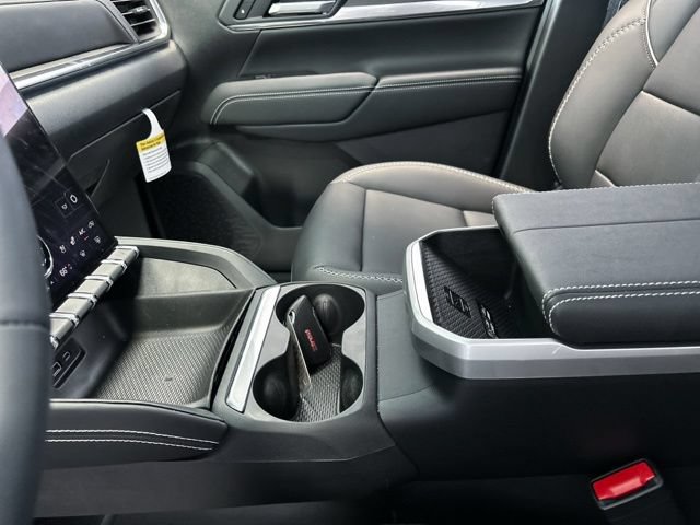 New 2026 GMC Terrain Denali w/ LPO, Black Badging Package AWD/4WD image 33