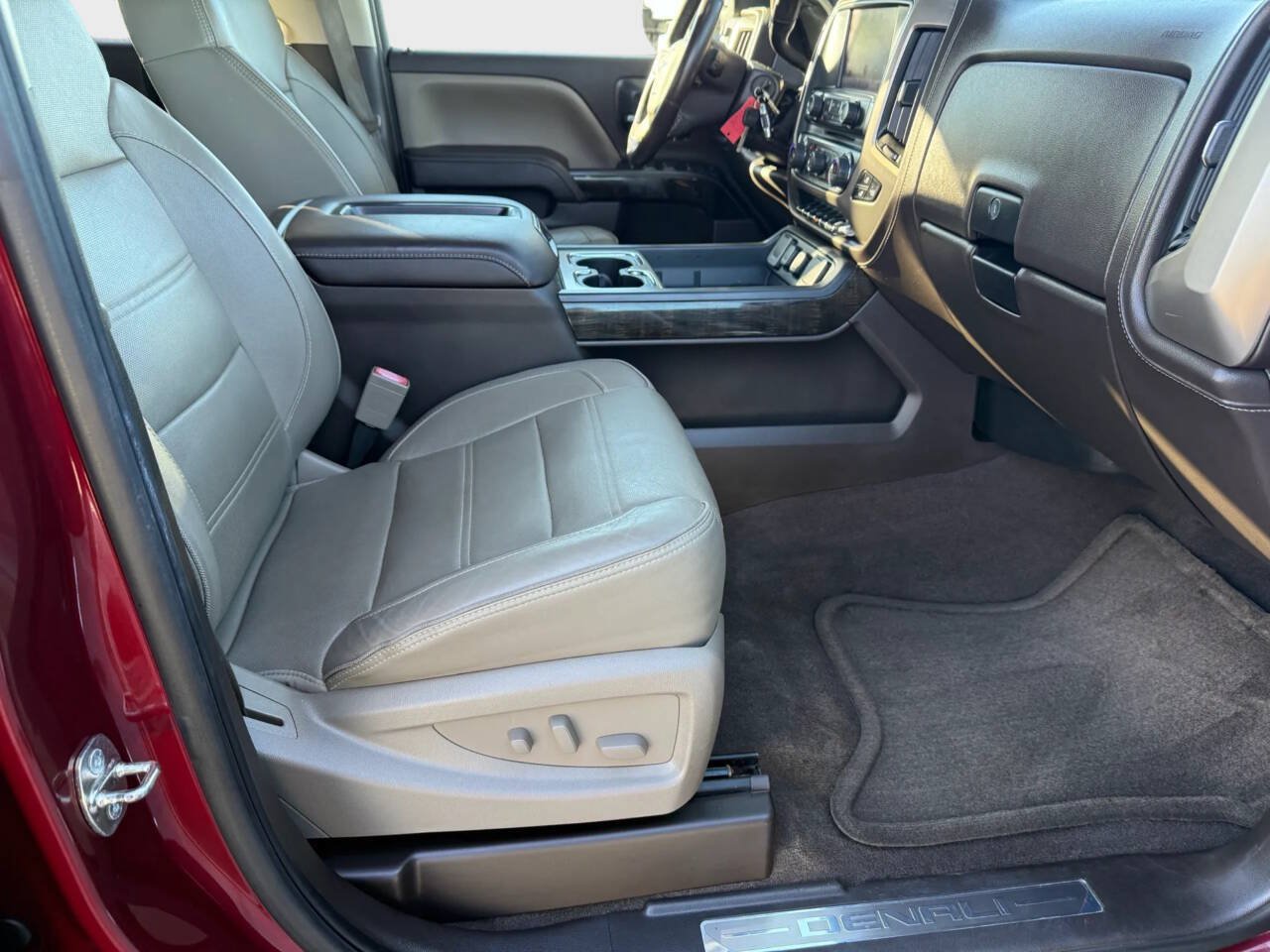Used 2015 GMC Sierra 3500 Denali w/ Duramax Plus Package AWD/4WD image 10