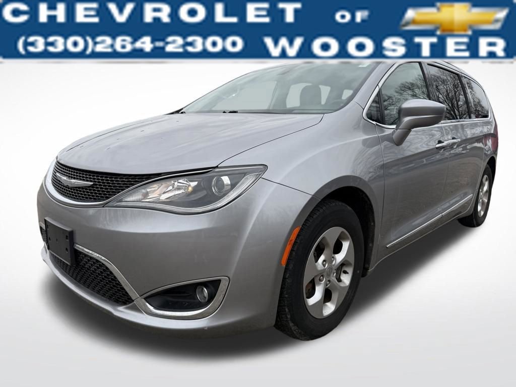 Used 2017 Chrysler Pacifica Touring-L Plus image 1