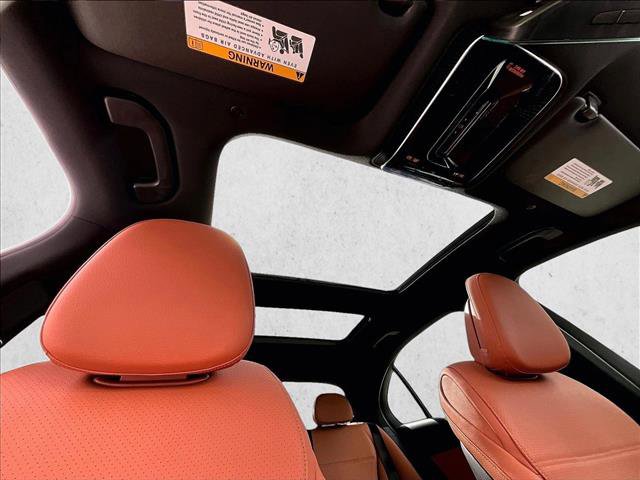 Used 2025 Mercedes-Benz C 300 Sedan image 17