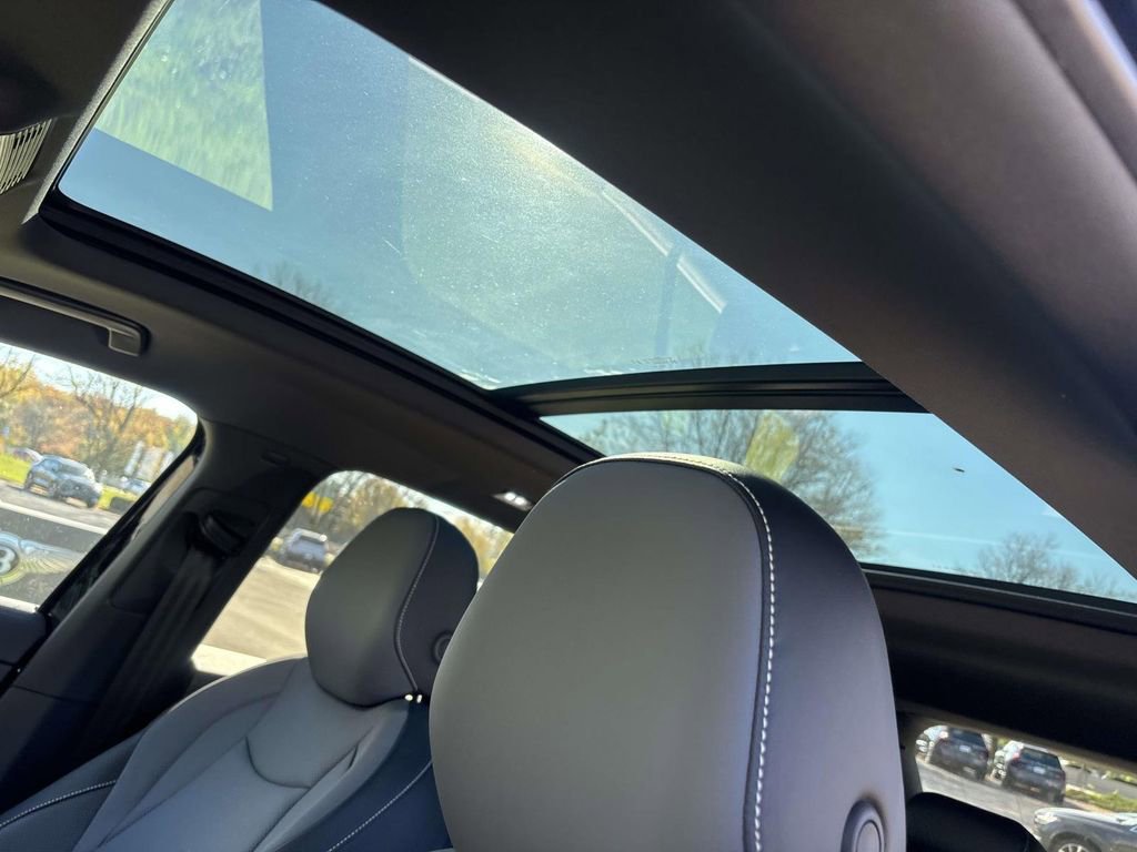 New 2026 Volkswagen Tiguan SE R-Line image 26