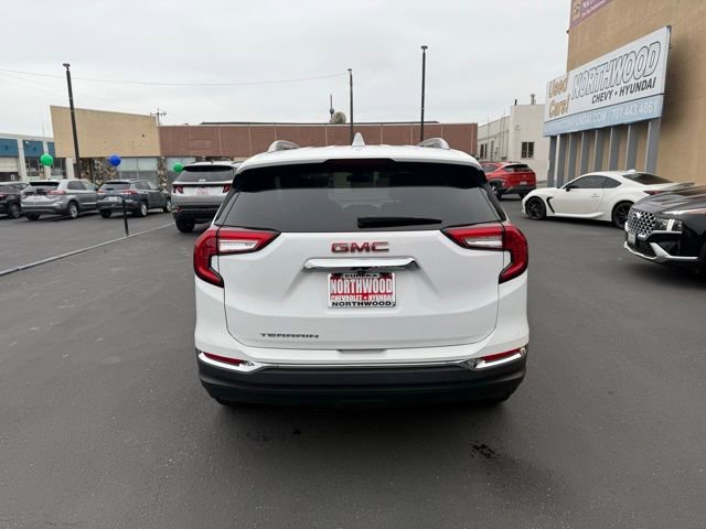 Used 2024 GMC Terrain SLT image 4