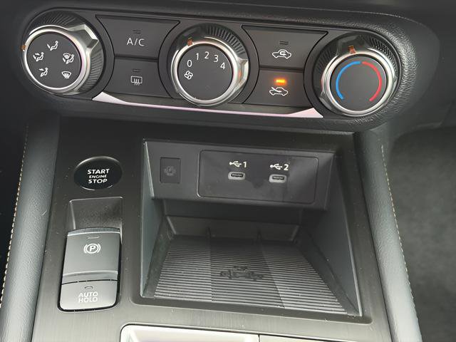 Certified 2025 Nissan Kicks SV image 15