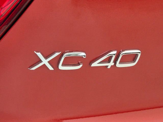 Used 2023 Volvo XC40 B5 Core AWD/4WD image 16