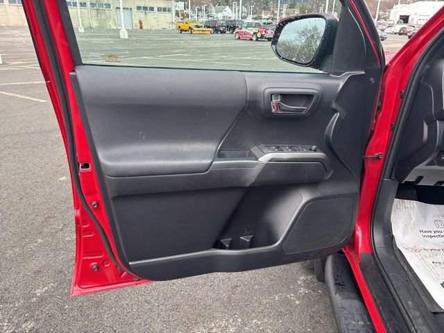 Used 2021 Toyota Tacoma TRD Sport AWD/4WD image 34