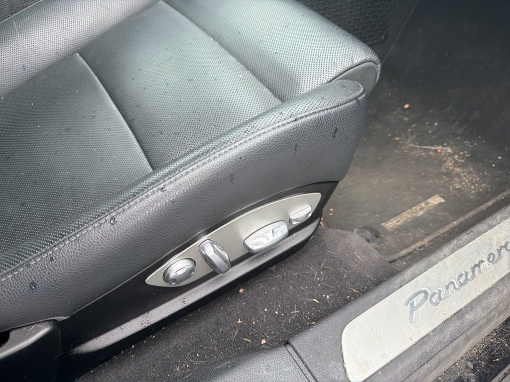 Used 2015 Porsche Panamera 4 AWD/4WD image 73