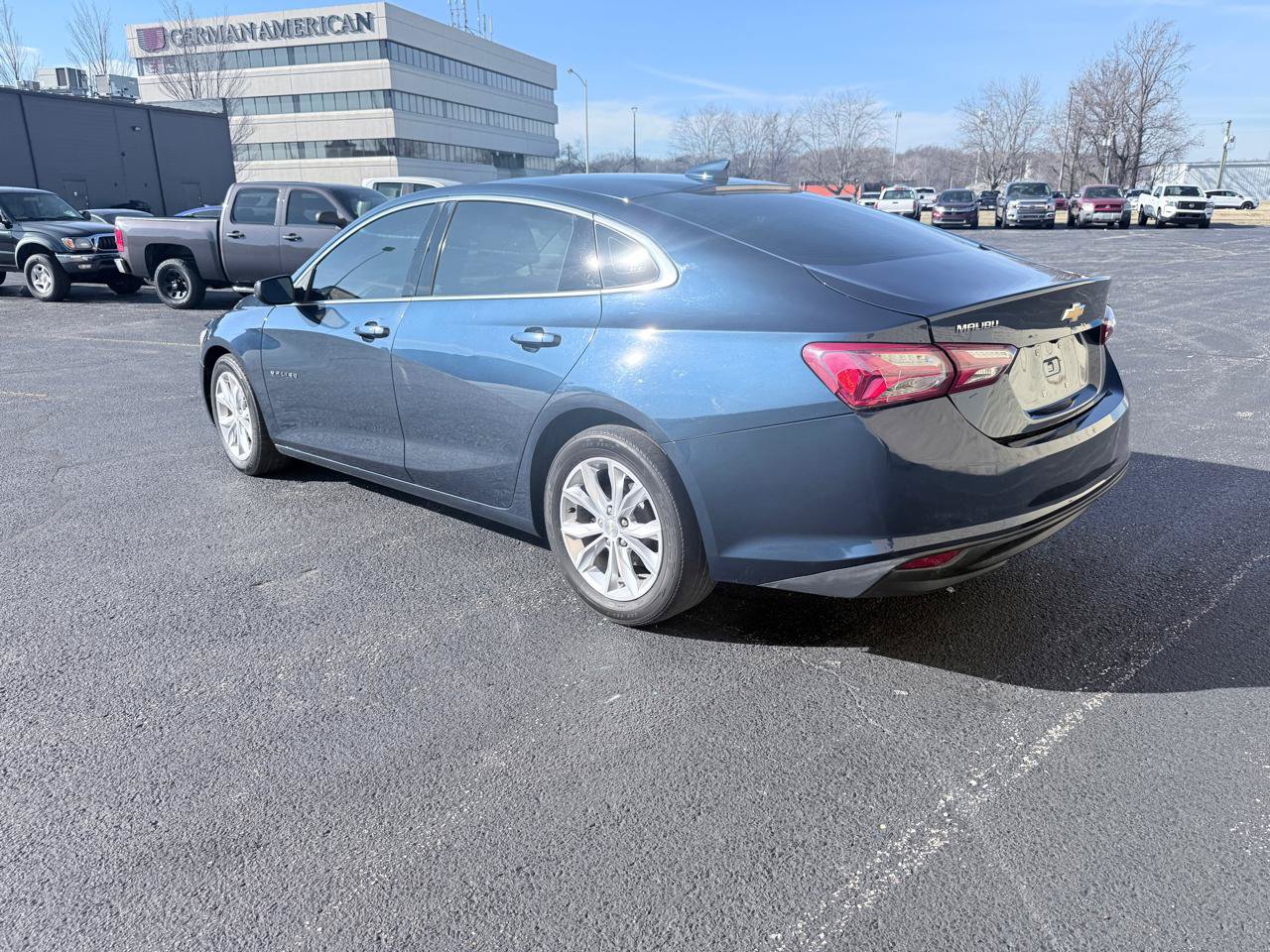 Used 2020 Chevrolet Malibu LT FWD image 3
