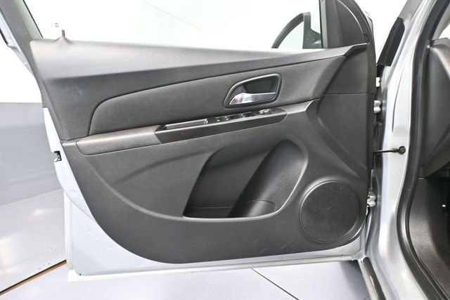 Used 2014 Chevrolet Cruze LT FWD image 16