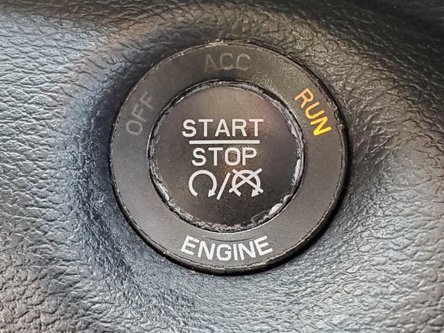 Used 2015 Jeep Cherokee Limited w/ Luxury Group image 29