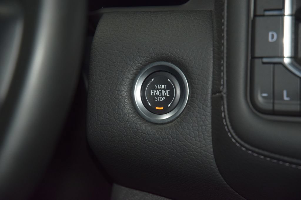 Used 2024 GMC Yukon XL Denali AWD/4WD image 36