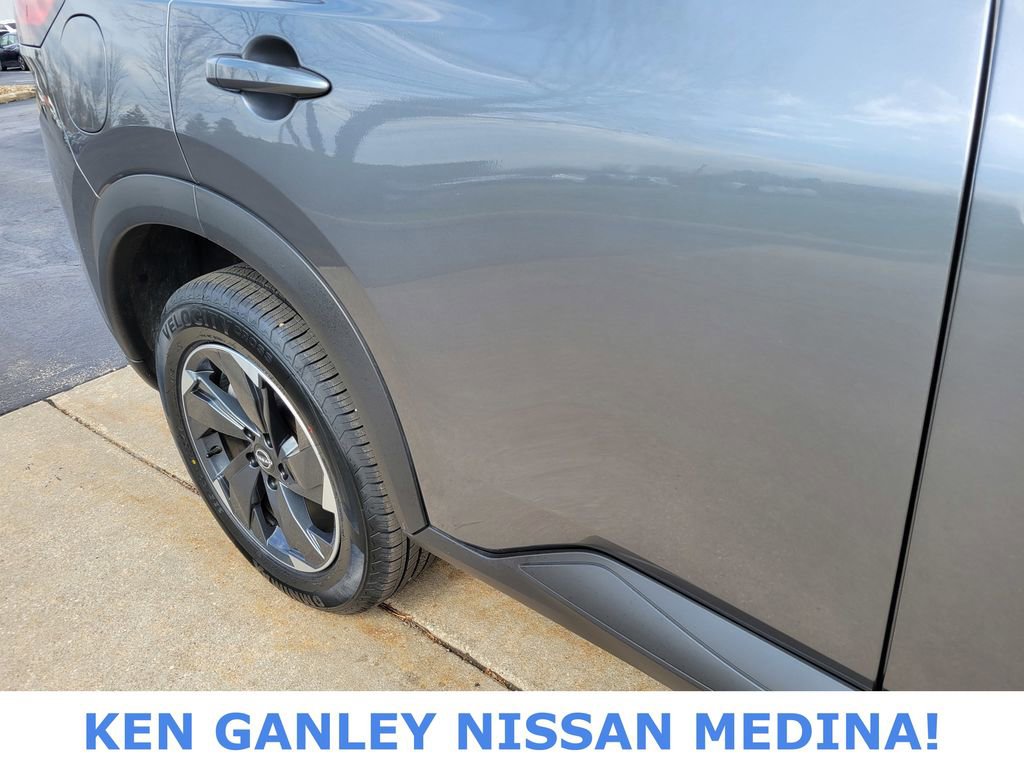 Certified 2025 Nissan Rogue SV AWD/4WD image 14