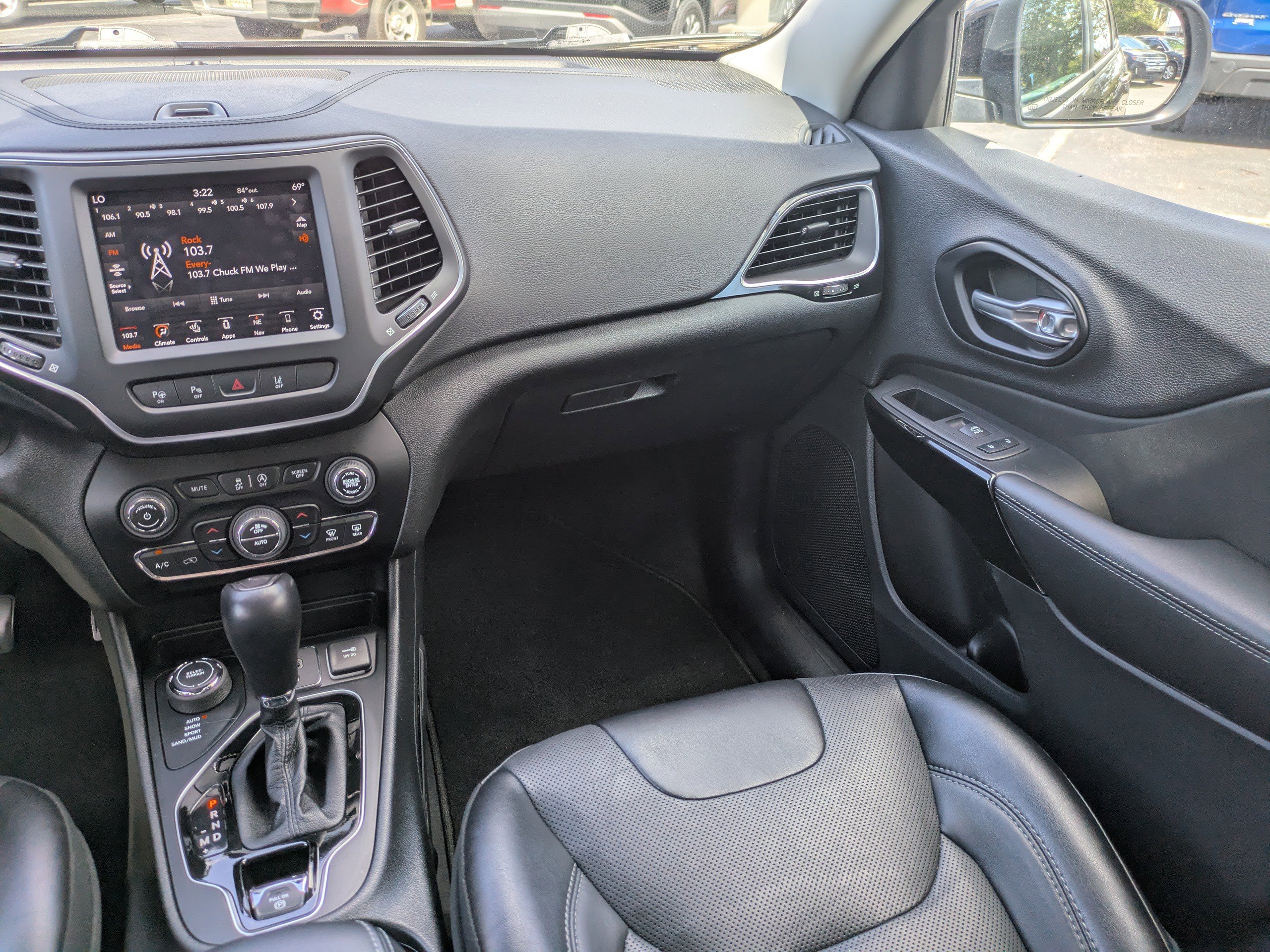 Used 2023 Jeep Cherokee Altitude Lux image 18