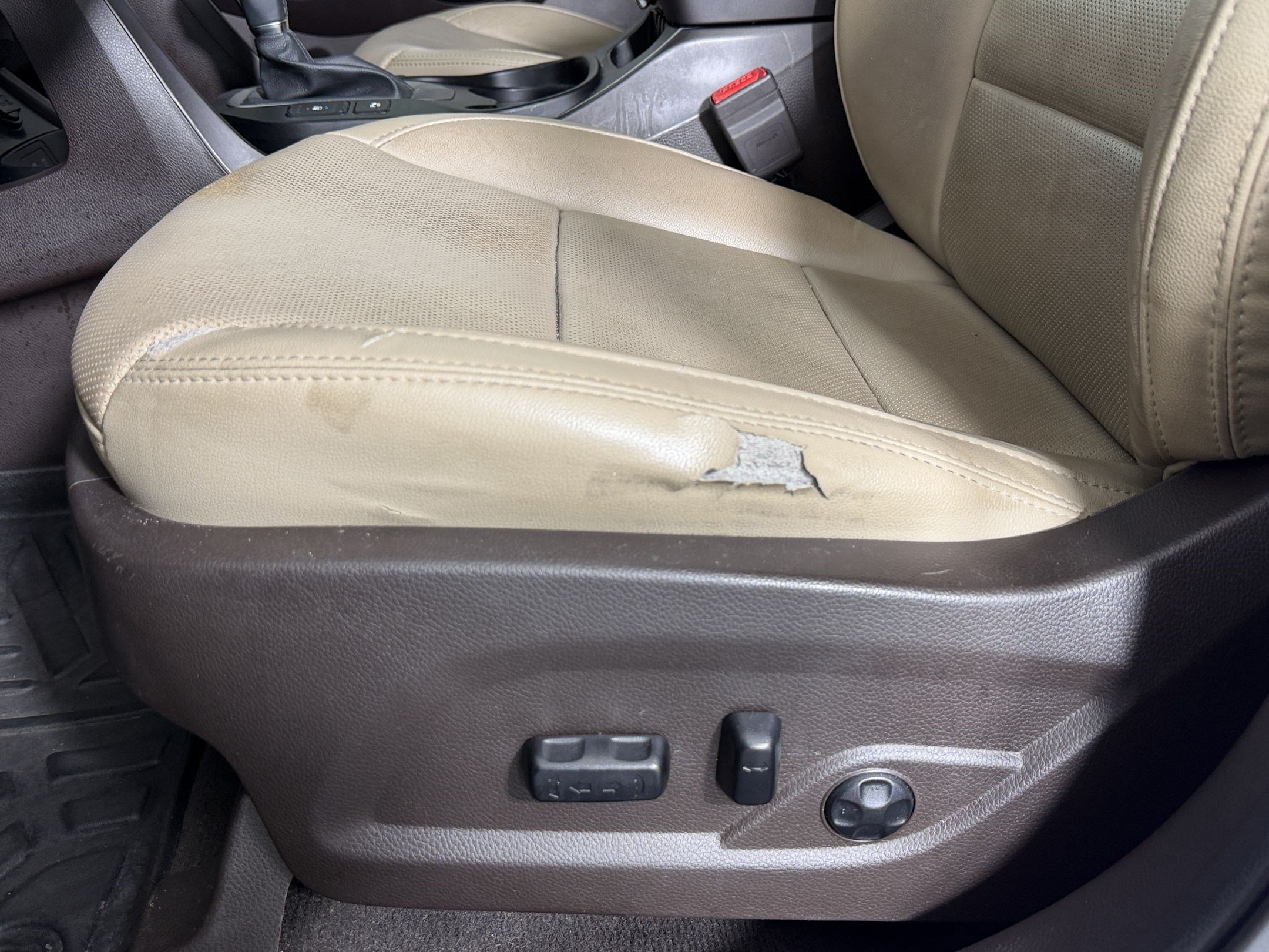 Used 2017 Hyundai Santa Fe Sport w/ 2.4L Tech Package 04 FWD image 13