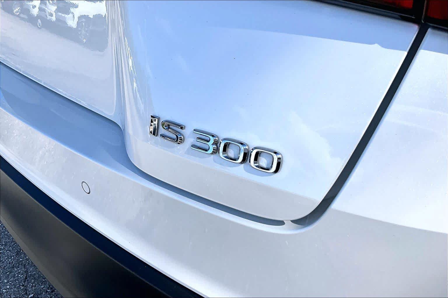 Used 2025 Lexus IS 300 w/ Premium Package RWD image 10