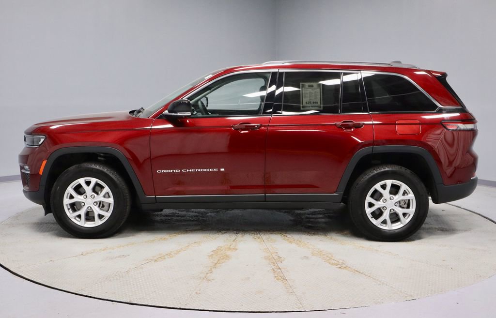 Used 2024 Jeep Grand Cherokee Limited w/ Luxury Tech Group II image 9