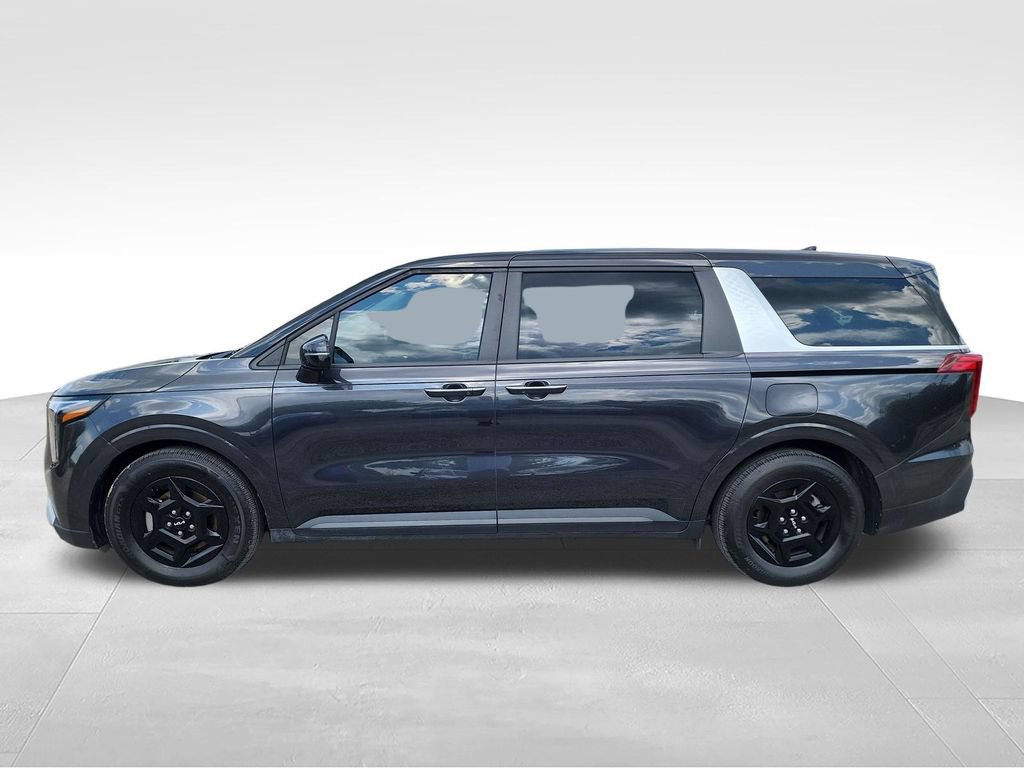 Used 2025 Kia Carnival FWD image 4